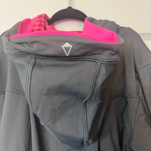 IVIVVA reversible zip up sweater - Picture 4 of 5